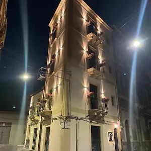Vicolo San Gaetano -luxury Rooms- Aeroporto di Catania Fontana Rossa