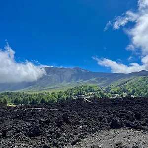 Etna Accogliente Nel Cuore Di Aeroporto di Catania Fontana Rossa